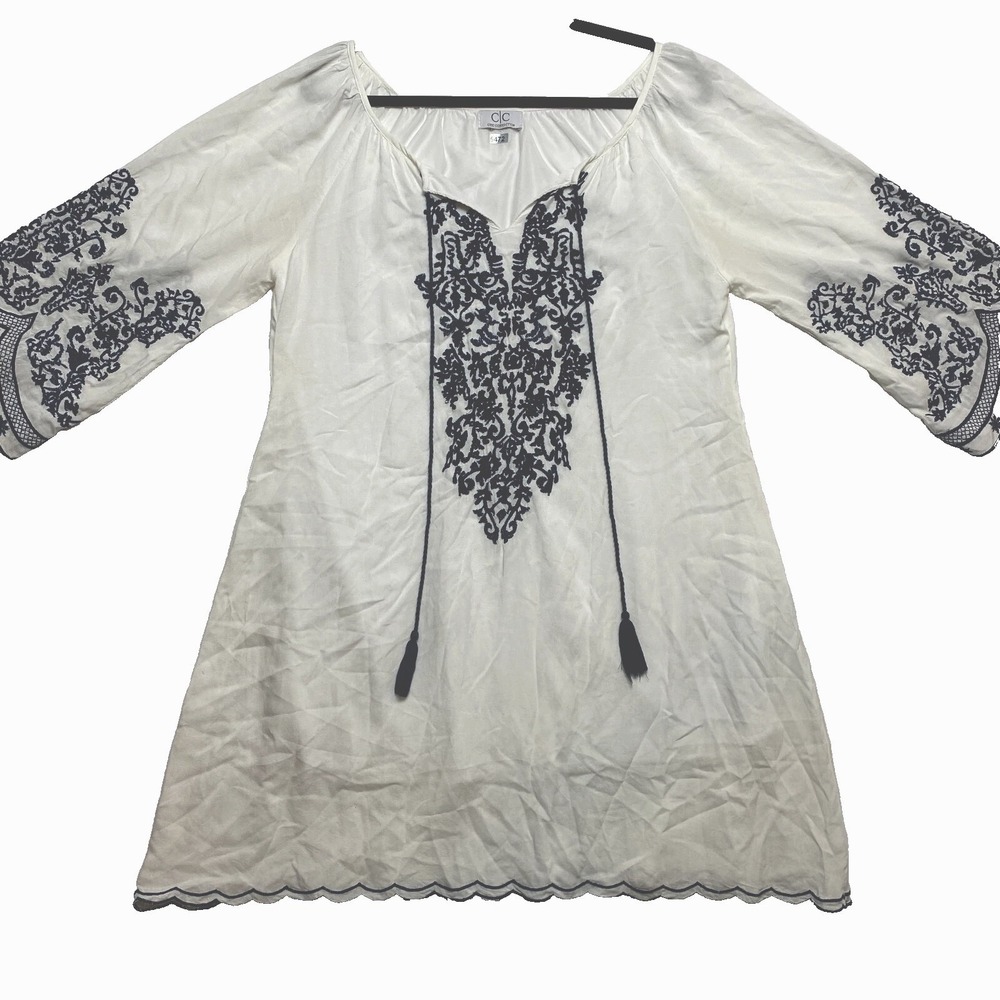 CC Chic Connection Dress Womens Large White Blue Embroidered Floral Tie Neck